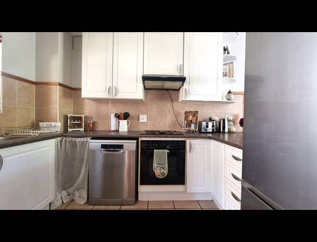 2 BEDROOM APARTMENT RENTED IN BOARDWALK VILLAS